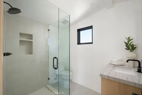 $2,995,000 | 518 Poinsettia Avenue, Unit B, Corona del Mar, CA 92625