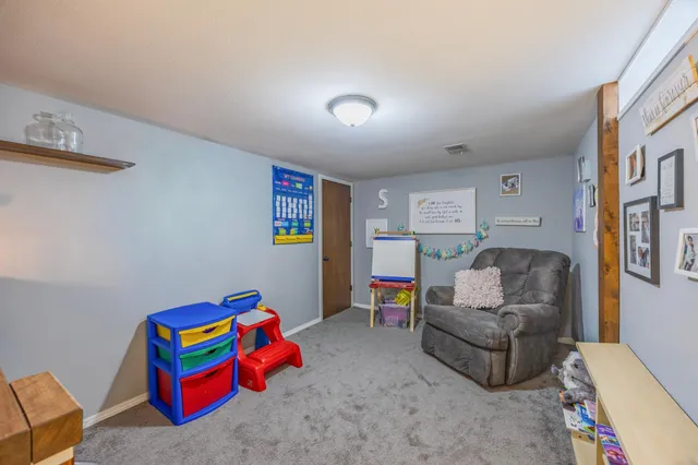 $250,000 | 609 8th Street East, Winthrop, MN 55396