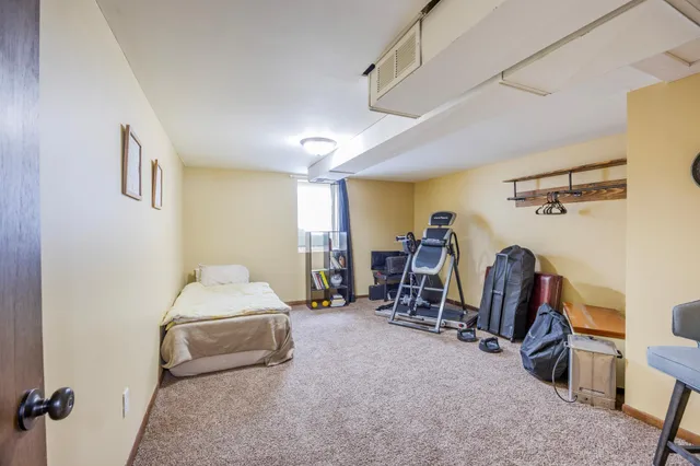 $250,000 | 609 8th Street East, Winthrop, MN 55396