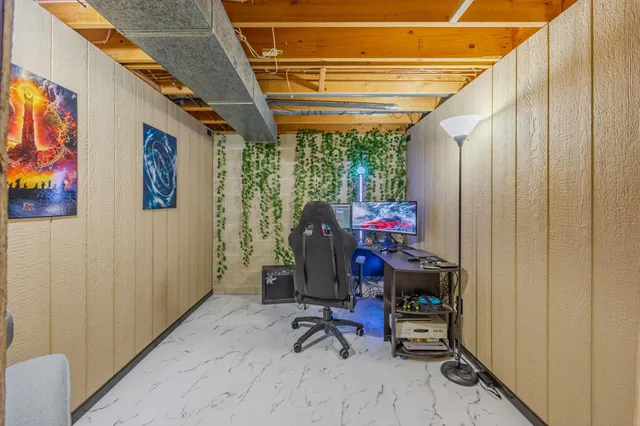 $250,000 | 609 8th Street East, Winthrop, MN 55396