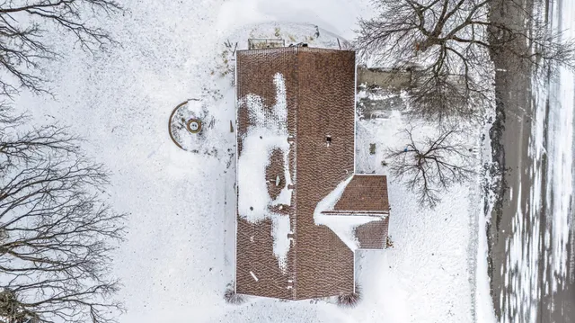 $250,000 | 609 8th Street East, Winthrop, MN 55396