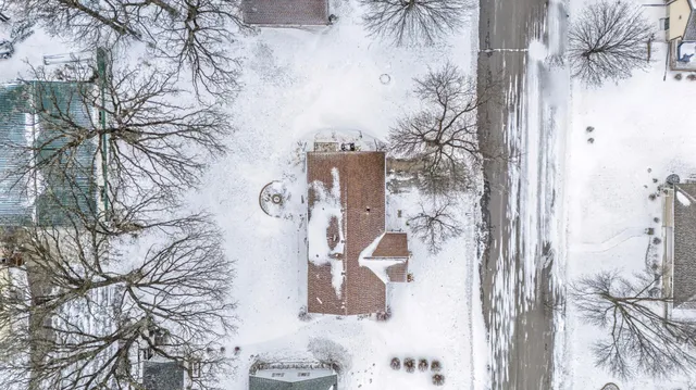 $250,000 | 609 8th Street East, Winthrop, MN 55396