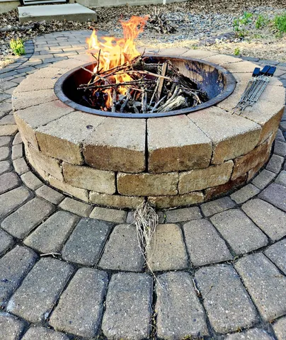 $250,000 | 609 8th Street East, Winthrop, MN 55396