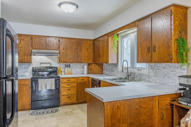 $250,000 | 609 8th Street East, Winthrop, MN 55396