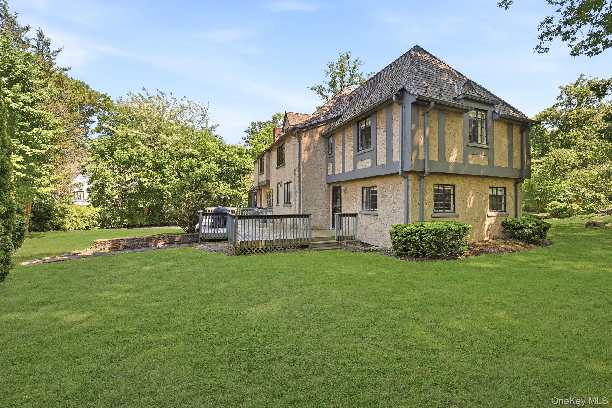 14 Overhill Road New Rochelle, NY 10804 - Photo 46 of 54
