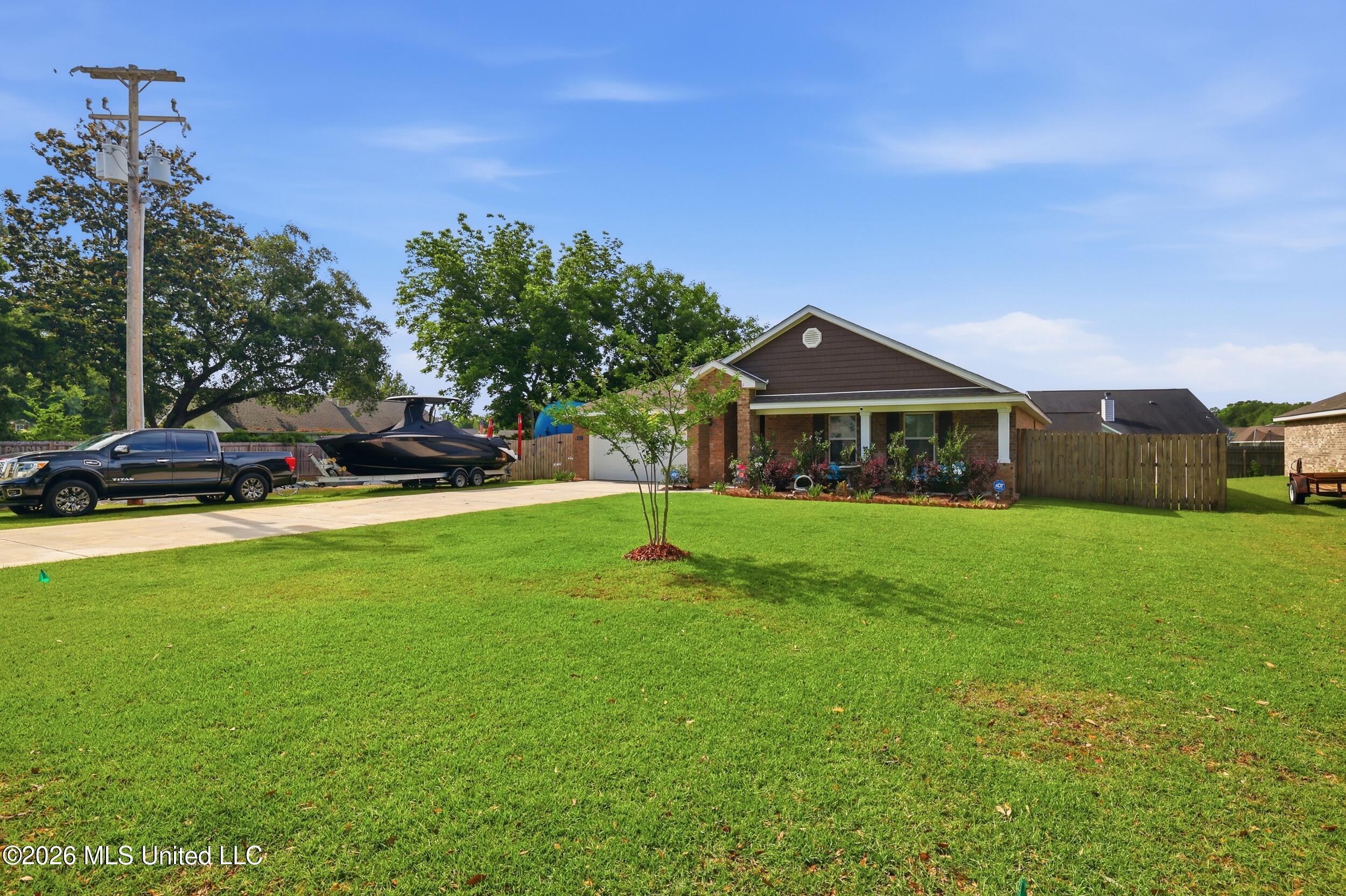 8257 Curry Road Biloxi, MS 39532 - Photo 2 of 49 R6__1151