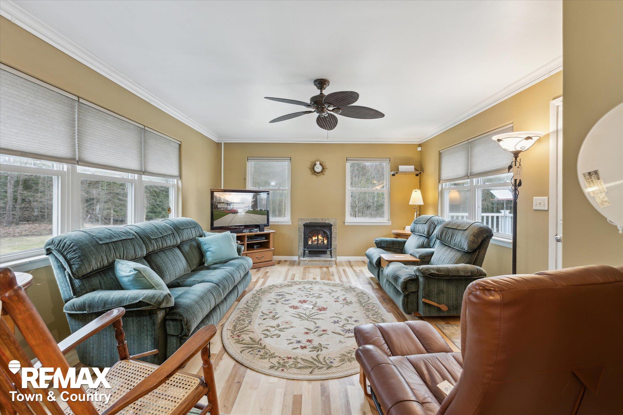 541 West Stockwell Road Harrison, MI 48625 - Photo 12 of 58 50173557-966b8af8-350a-4647-85a1-b93233429a14.JPG