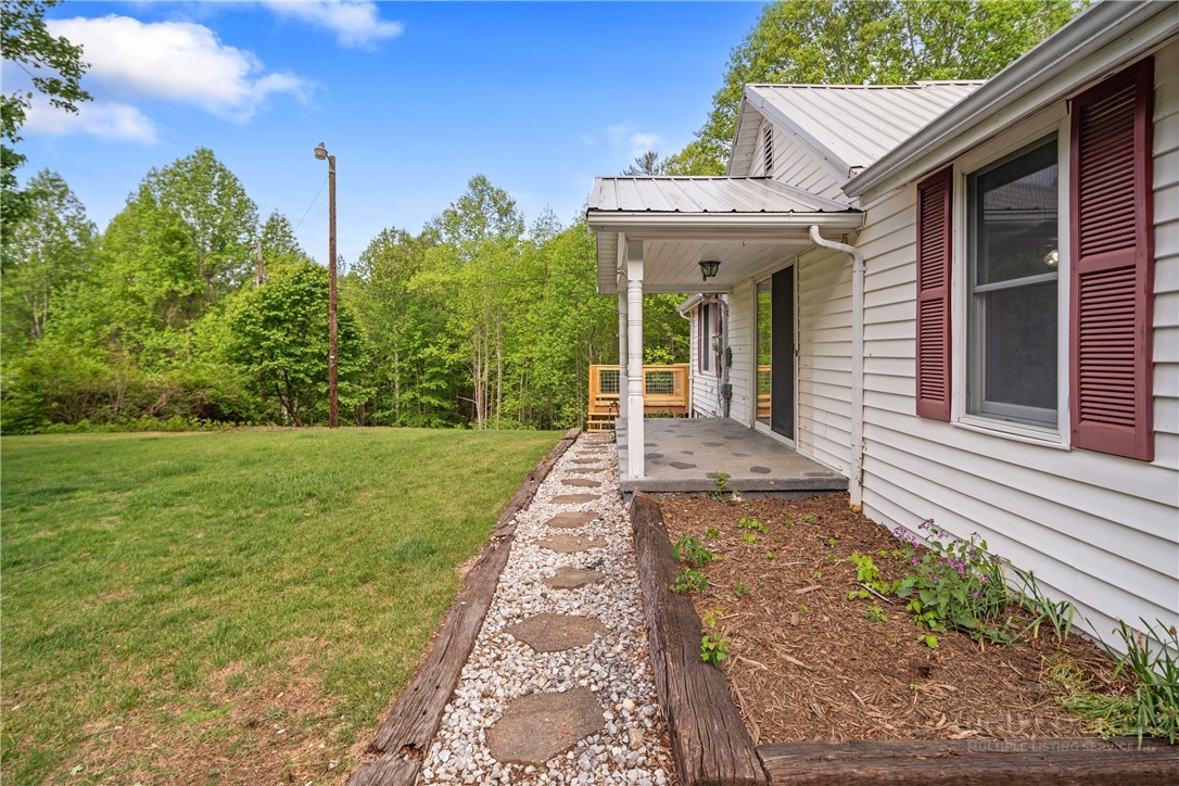 466 Stony Fork Road Deep Gap, NC 28618 - Photo 18 of 49
