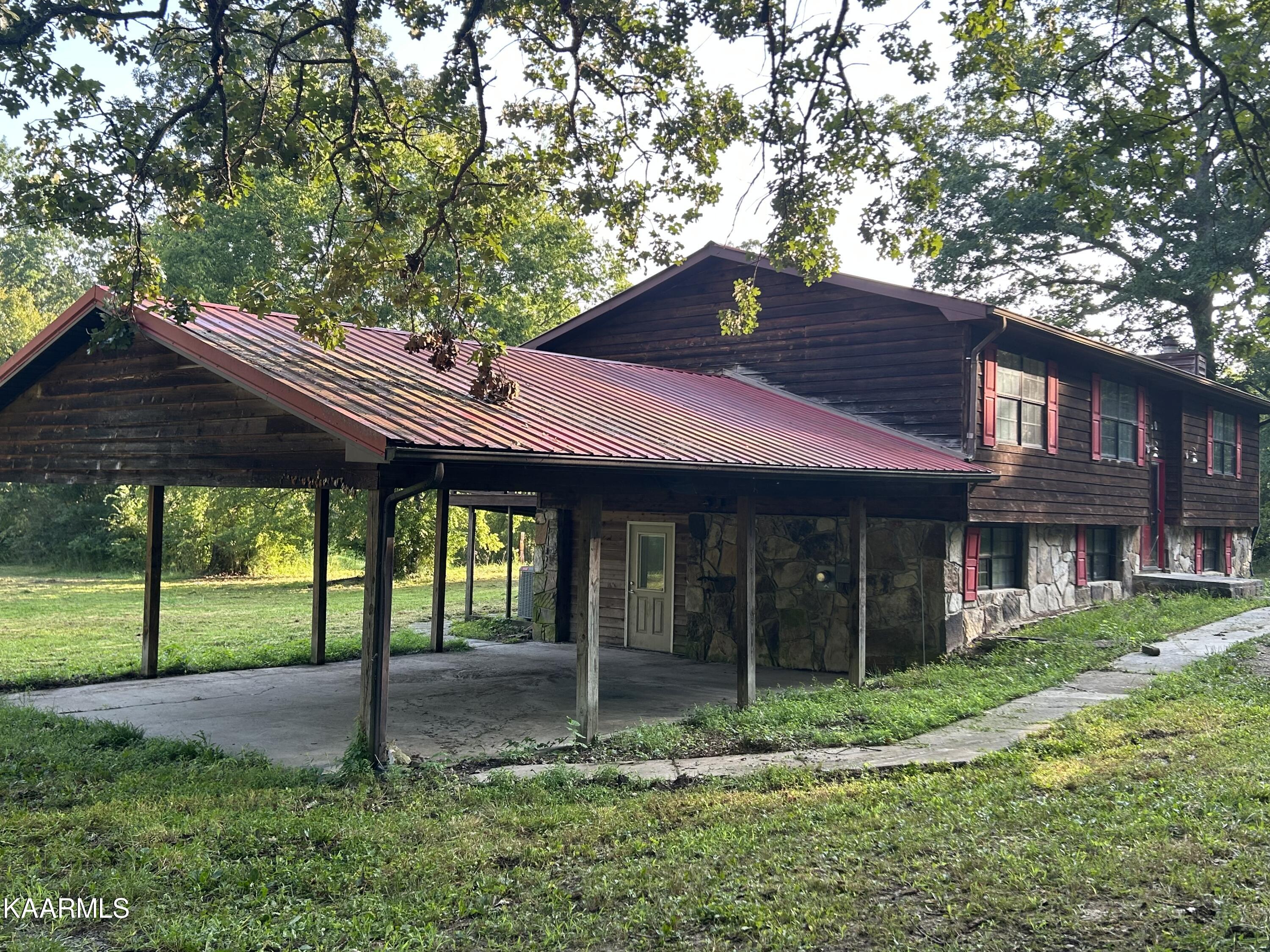 3160 River Road Ten Mile, TN 37880 - Photo 3 of 29 A02137DB-6547-452B-BD03-6A75166E1A81