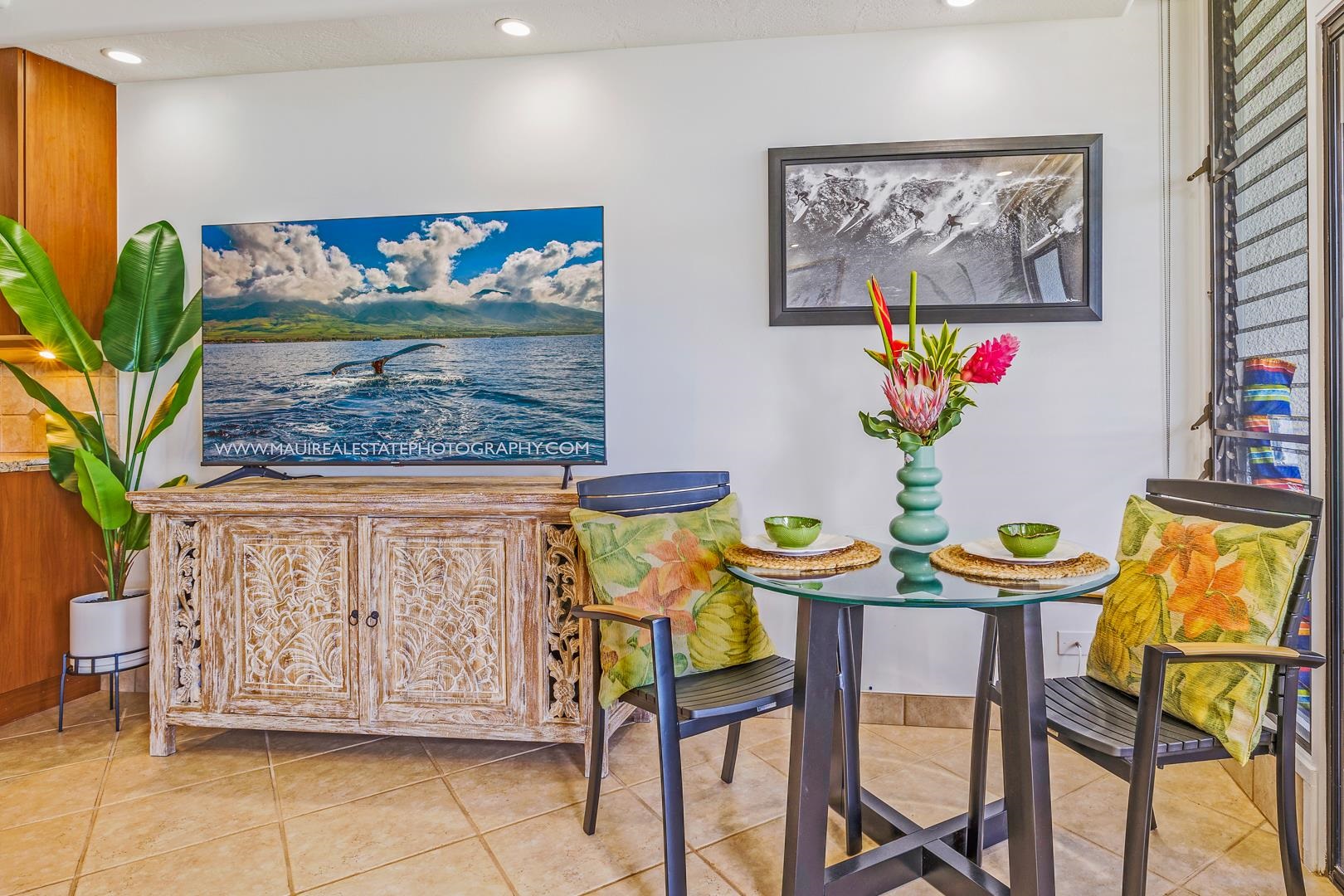 3875 Lower Honoapiilani Road, Unit B305 Lahaina, HI 96761 - Photo 14 of 35 a view of a dining room with furniture
