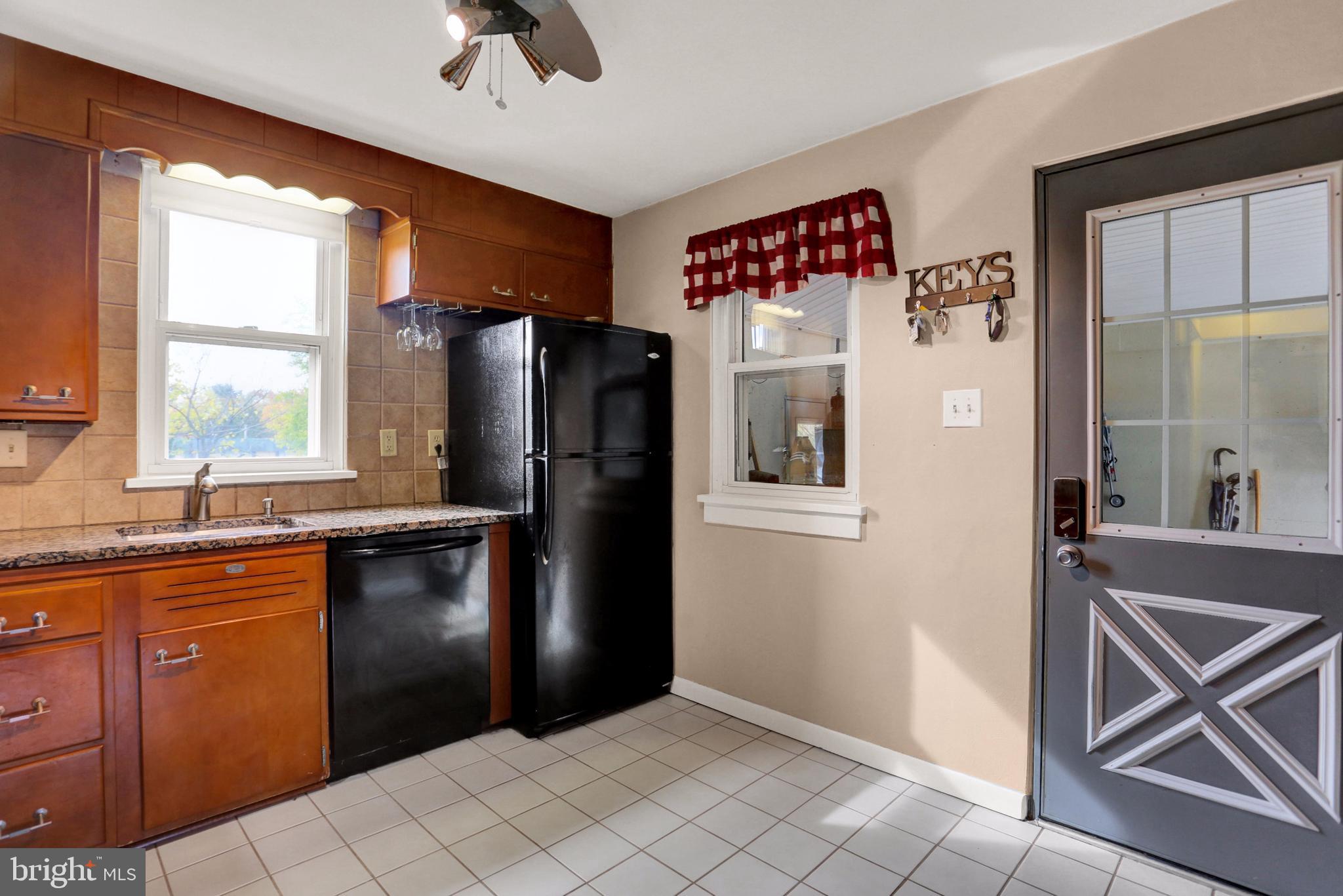 3603 Ridgeway Road Harrisburg, PA 17109 - Photo 5 of 29 Gallery Image 5