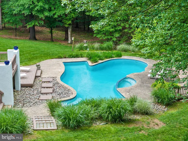 $2,750,000 | 6 Hunt Club Lane, Malvern, PA 19355