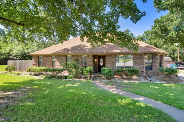 $380,000 | 2512 Sherwood Drive, Sherman, TX 75092