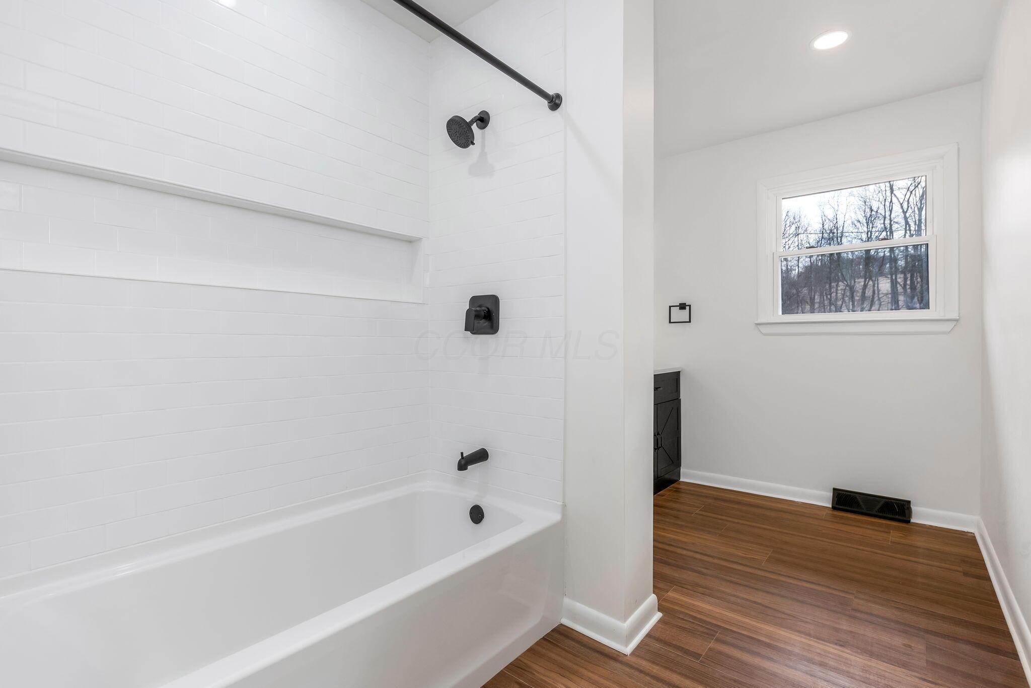 4338 Briarcliff Road Nashport, OH 43830 - Photo 23 of 50 Bathroom