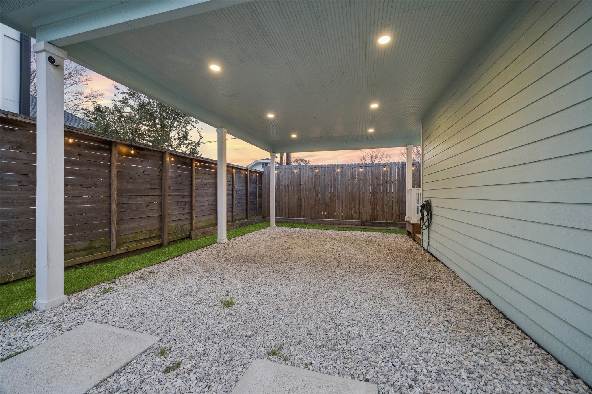207 Tabor Street Houston, TX 77009 - Photo 20 of 25 covered parking. electric car charging capabilities.
