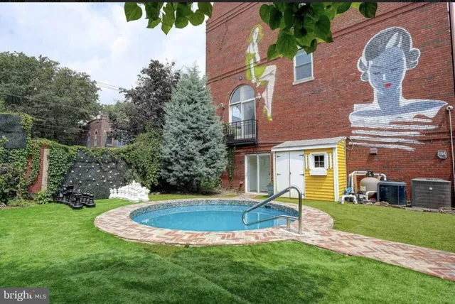 $3,800 | 793 South Front Street, Philadelphia, PA 19147