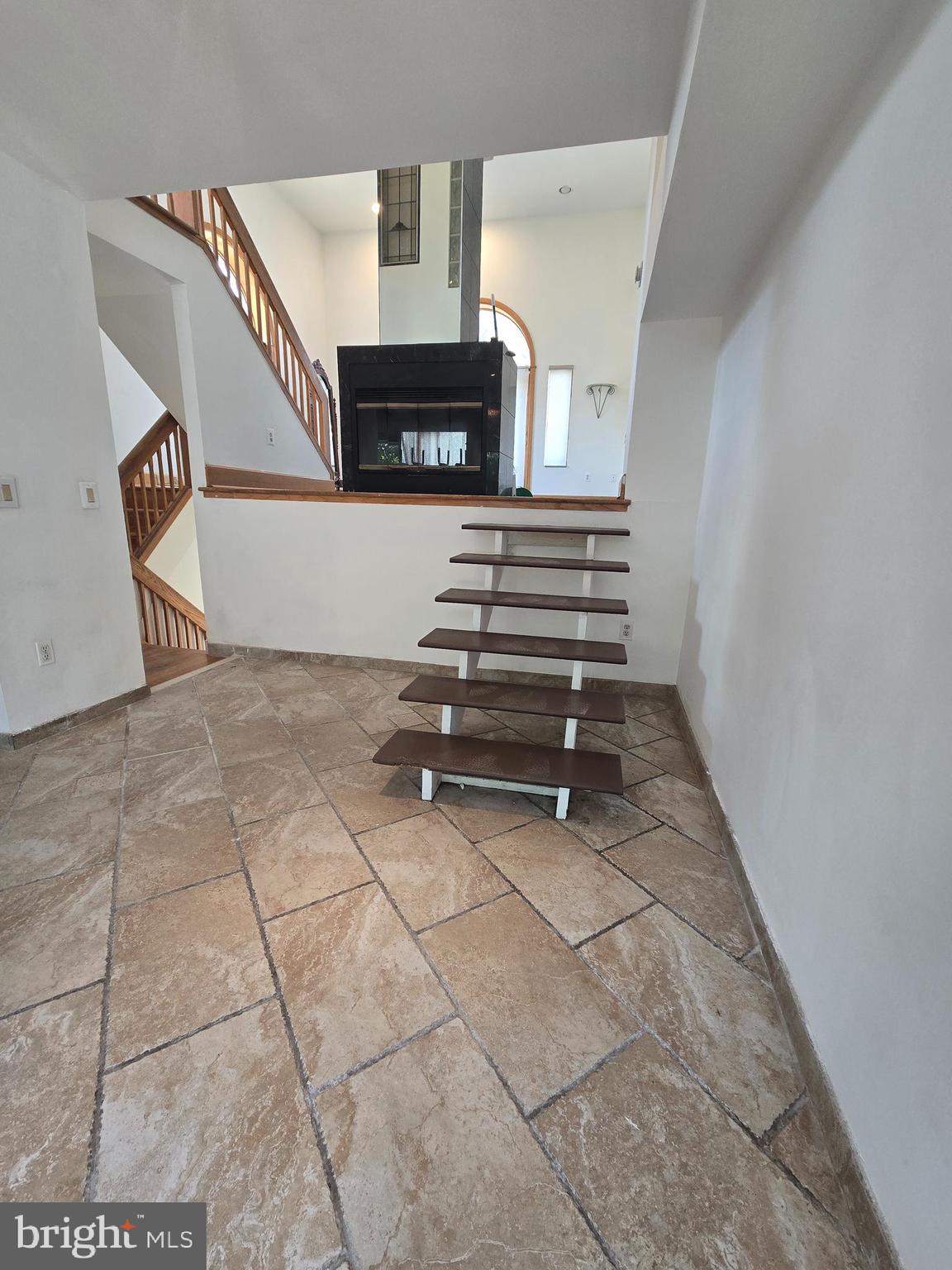 793 South Front Street Philadelphia, PA 19147 - Photo 4 of 32 a view of entryway and hall