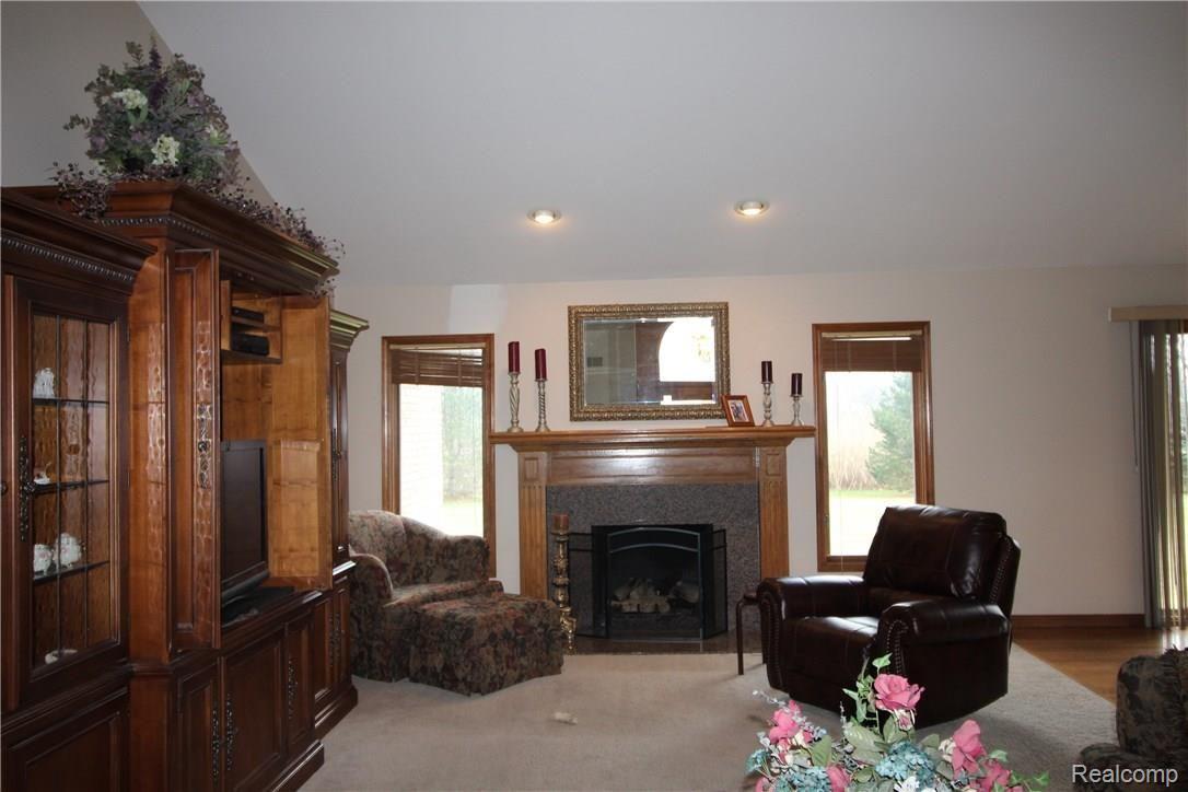 66200 Wolcott Road Ray, MI 48096 - Photo 18 of 32 WOLCOTT GREAT ROOM3.jpg