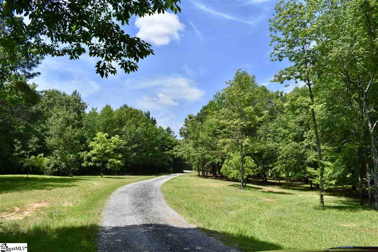 200 Lewis Road Campobello, SC 29322 - Photo 3 of 33