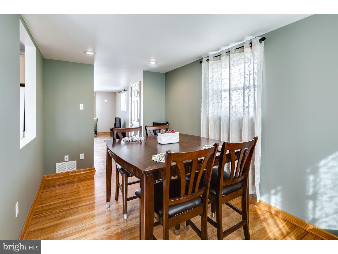 3514 Primrose Road Philadelphia, PA 19114 - Photo 1 of 18 Dining Room