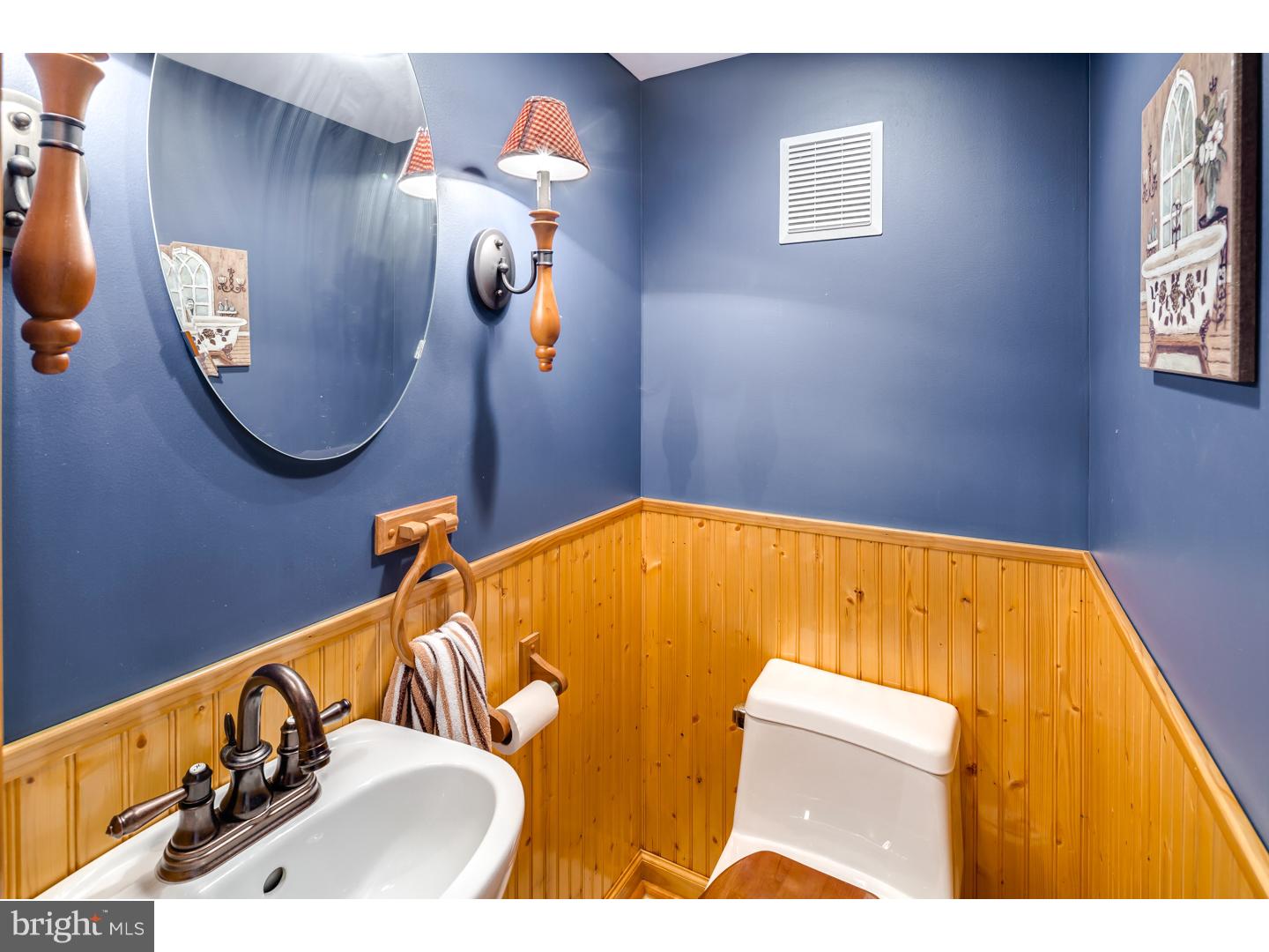 3514 Primrose Road Philadelphia, PA 19114 - Photo 11 of 18 Half Bath