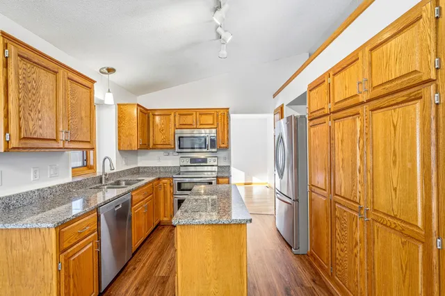 $485,000 | 486 Hawthorn Road, Lino Lakes, MN 55014