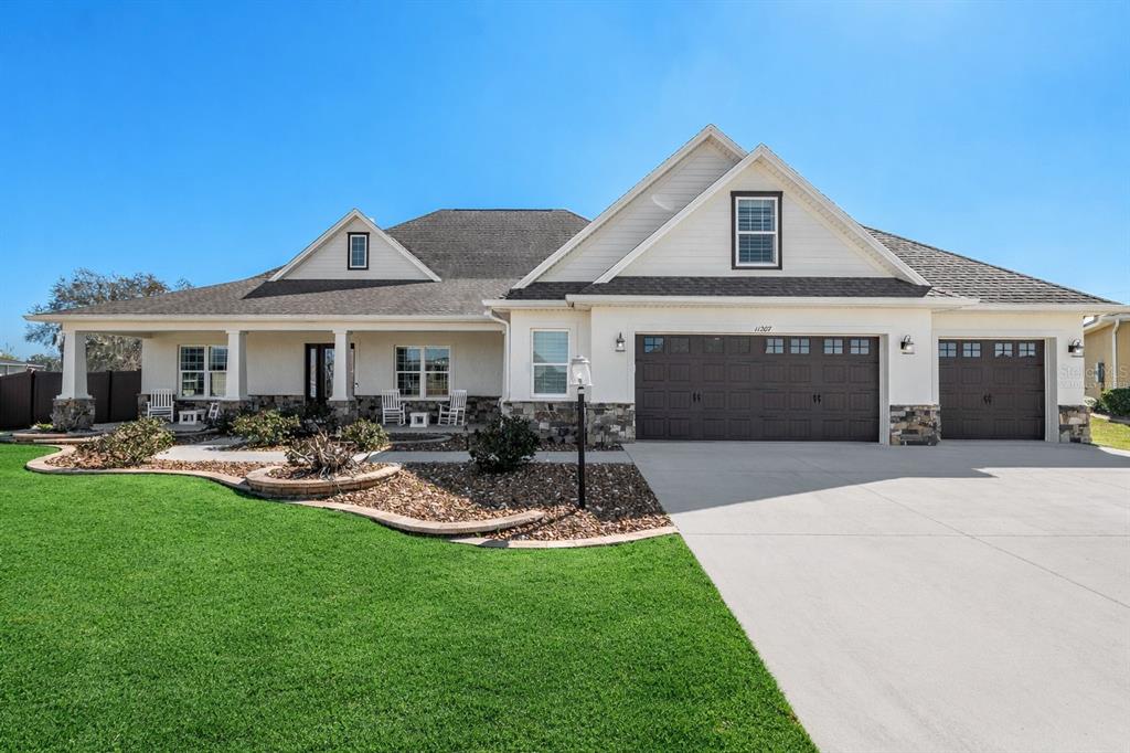 11207 Roz Way Oxford, FL 34484 - Photo 2 of 100