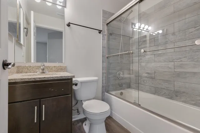 $1,670 | 96 Gant Circle, Unit B, Streamwood, IL 60107