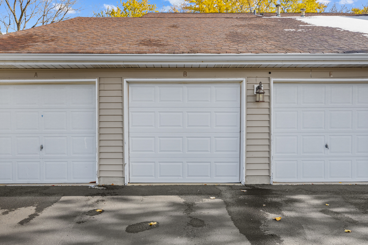96 Gant Circle, Unit B Streamwood, IL 60107 - Photo 20 of 21 a side view of a house
