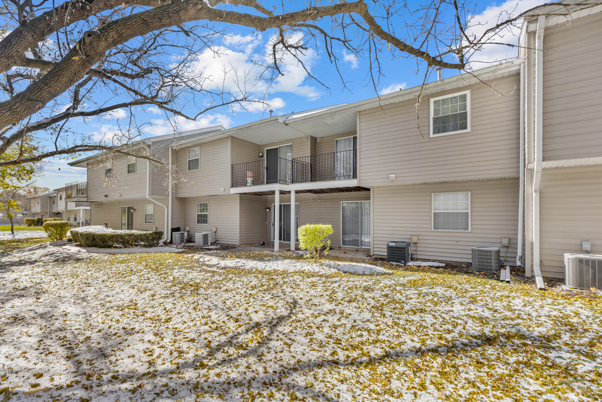 96 Gant Circle, Unit B Streamwood, IL 60107 - Photo 21 of 21 a house view with a outdoor space