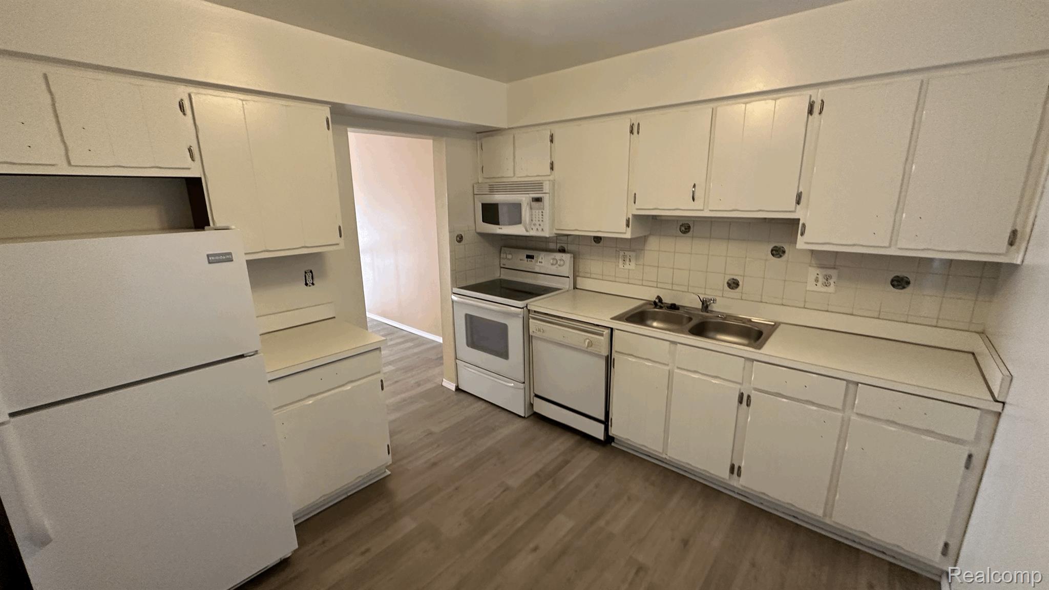 24726 Chalk Farm Road West Warren, MI 48091 - Photo 35 of 49 Gallery Image 35