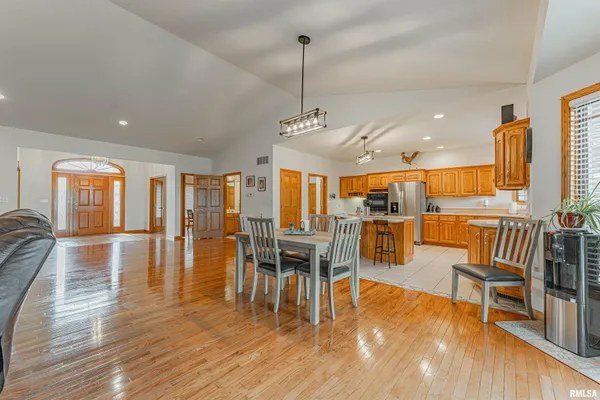 $475,000 | 9 Governor's Drive, Elkhart, IL 62634