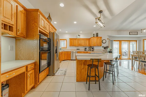 $475,000 | 9 Governor's Drive, Elkhart, IL 62634