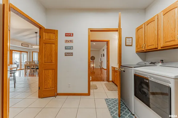 $475,000 | 9 Governor's Drive, Elkhart, IL 62634