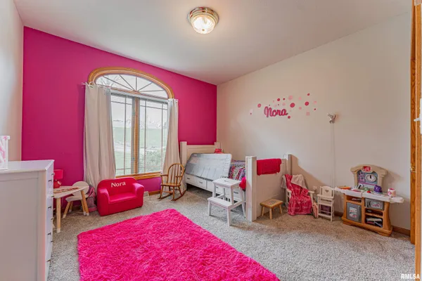 $475,000 | 9 Governor's Drive, Elkhart, IL 62634