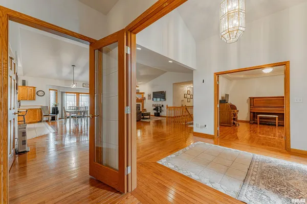 $475,000 | 9 Governor's Drive, Elkhart, IL 62634
