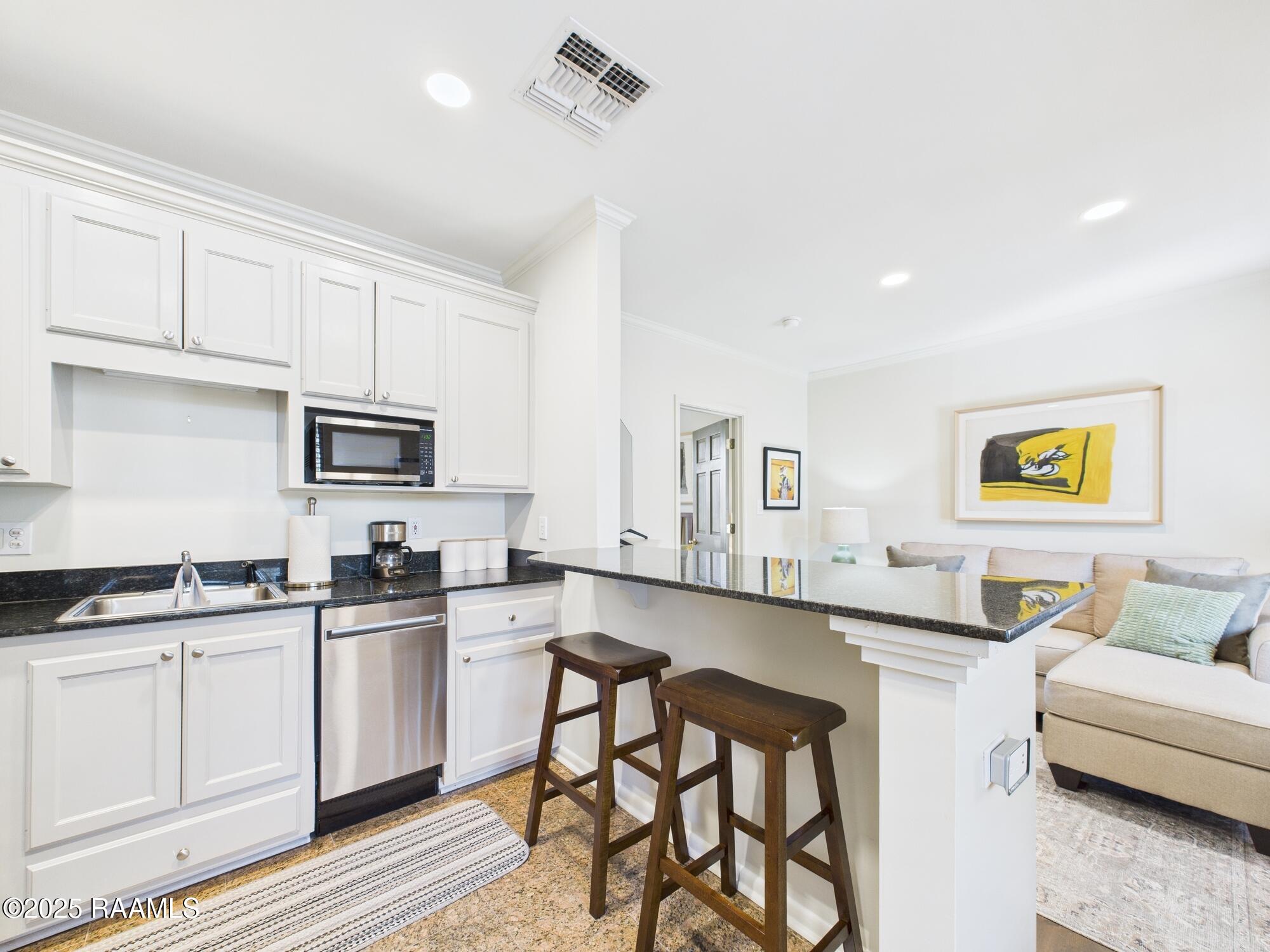 213 Bendel Road, Unit 213 Lafayette, LA 70503 - Photo 9 of 20 CAM03866G0-PR0124-STILL010