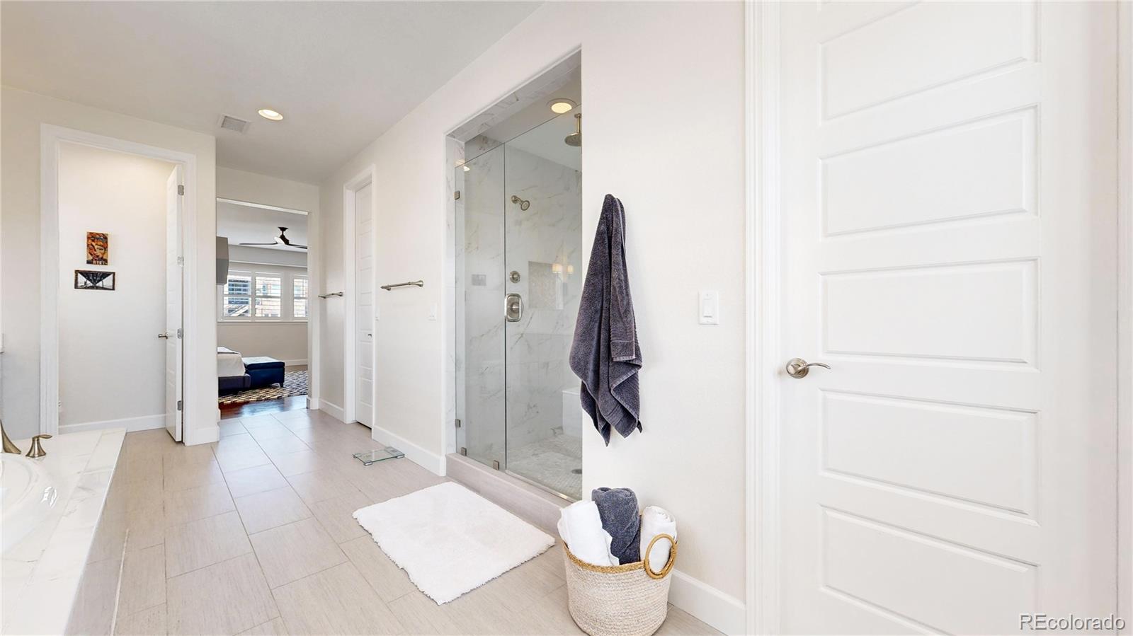 1476 Red Sun Way Highlands Ranch, CO 80126 - Photo 22 of 37 a view of bathroom