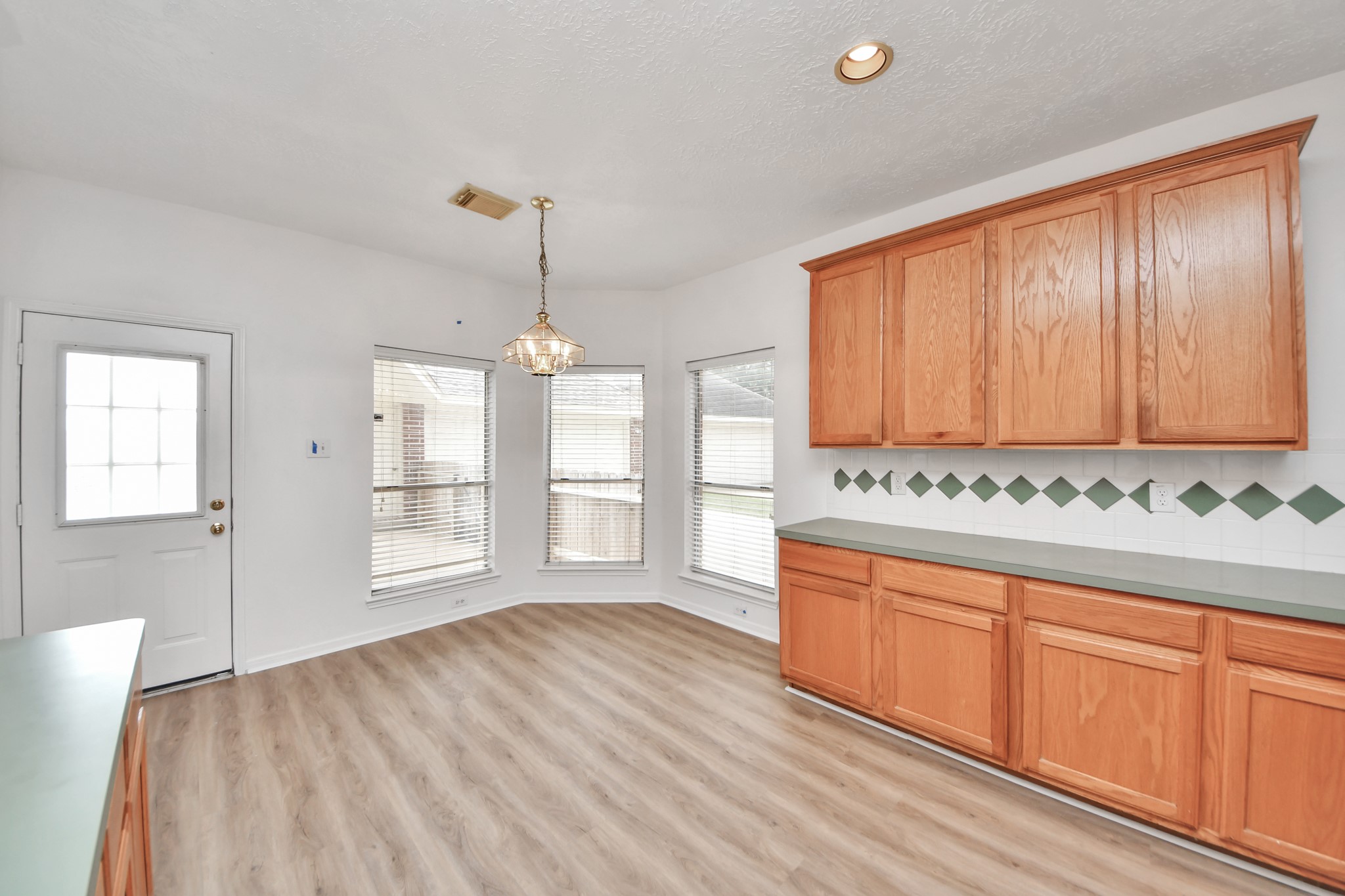 4423 Tree Line Drive Pasadena, TX 77505 - Photo 18 of 50