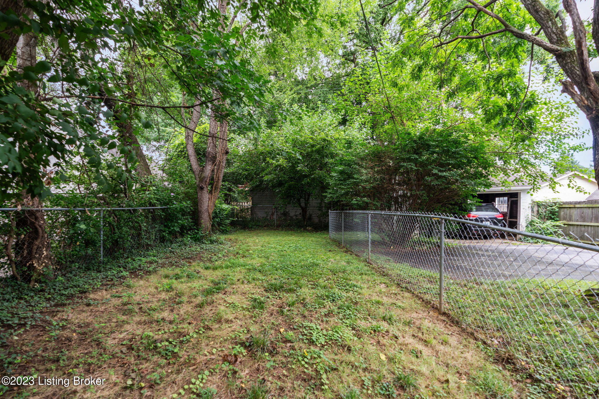 2324 Broadmeade Road Louisville, KY 40205 - Photo 15 of 63 2324 Broadmeade Rd-17