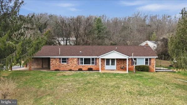 $450,000 | 42 Dogwood Lane, Bentonville, VA 22610