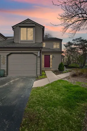 $425,000 | 753 Shoreline Road, Lake Barrington, IL 60010