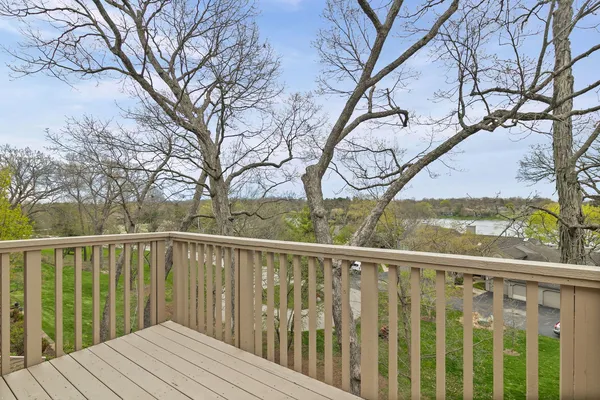 $425,000 | 753 Shoreline Road, Lake Barrington, IL 60010