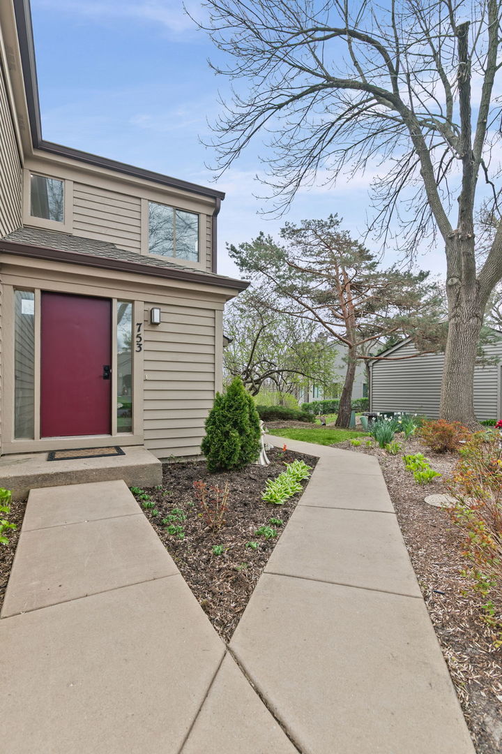 753 Shoreline Road Lake Barrington, IL 60010 - Photo 17 of 19