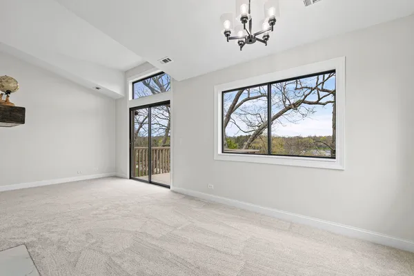 $425,000 | 753 Shoreline Road, Lake Barrington, IL 60010