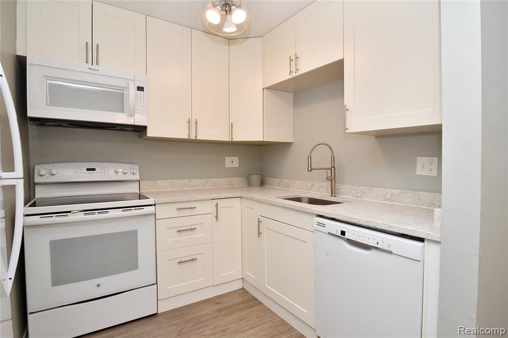 4909 Crooks Road, Unit C7 Royal Oak, MI 48073 - Photo 11 of 23