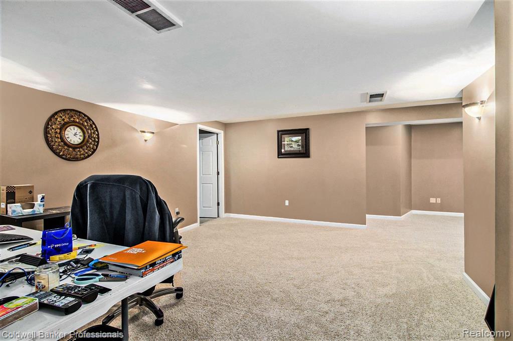 48520 Antique Road Canton, MI 48187 - Photo 34 of 39