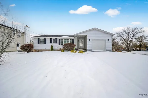 $291,000 | 7939 Walnut Place, Clay, NY 13090