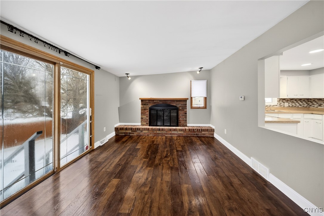 7939 Walnut Place Clay, NY 13090 - Photo 15 of 41