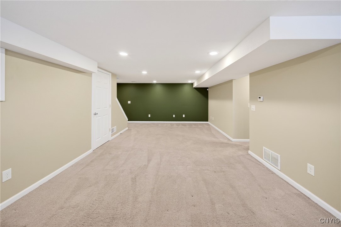 7939 Walnut Place Clay, NY 13090 - Photo 29 of 41